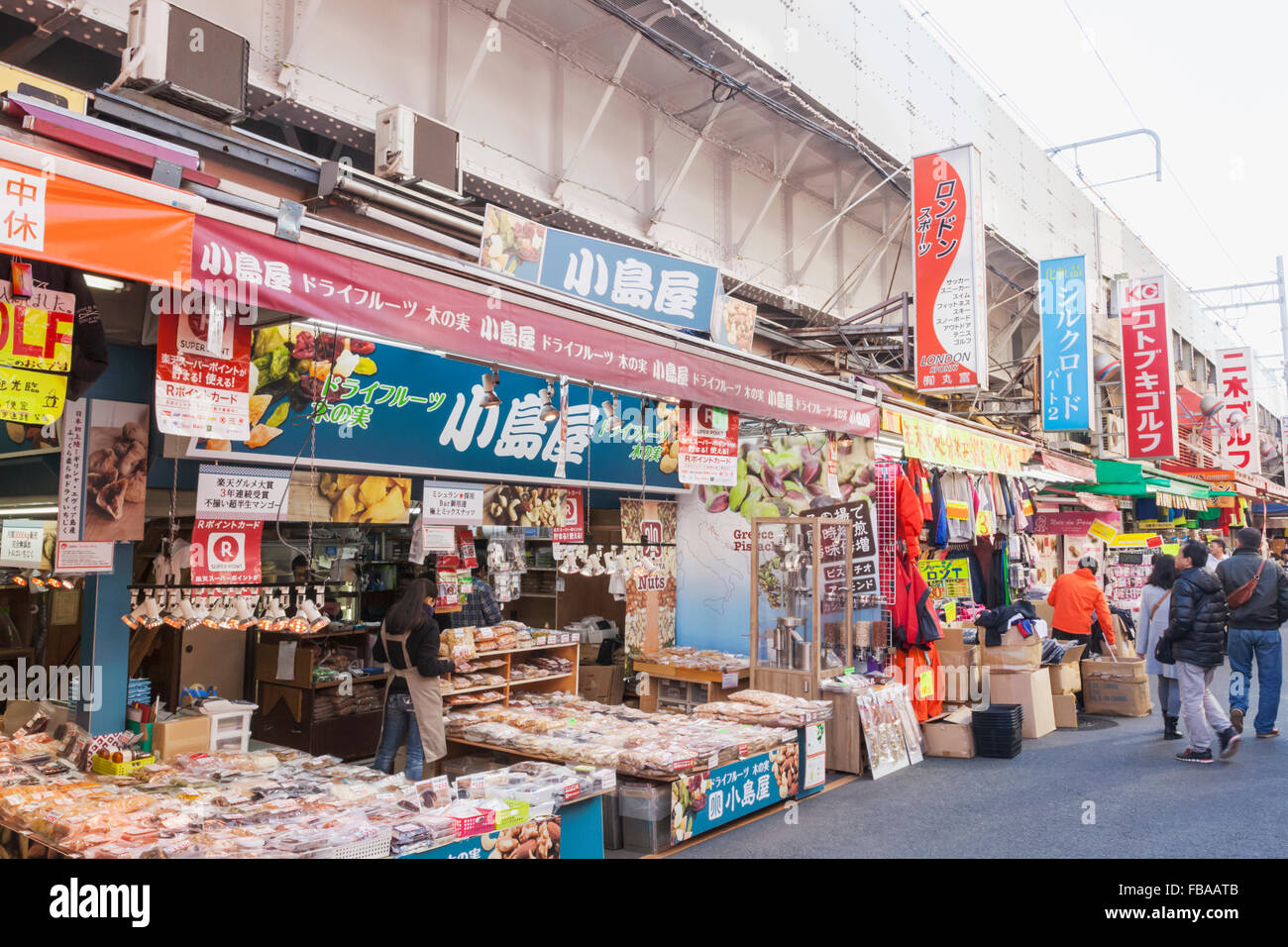 Giappone, Honshu, Tokyo, Ueno, Ameyoko-Mercato Cho, Scene di strada Foto Stock