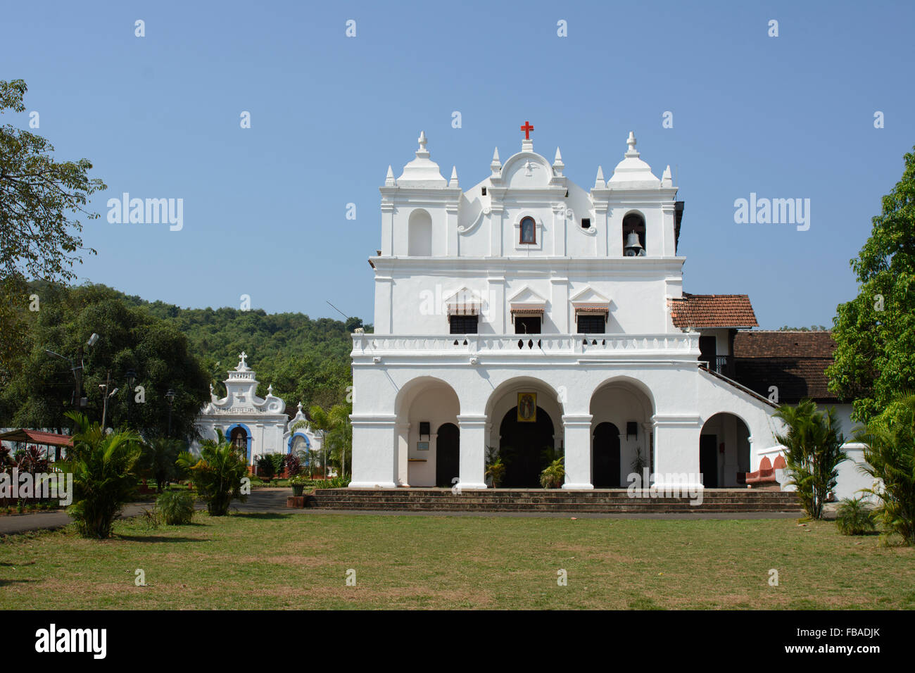 La St Anne's Chiesa nel villaggio di Parra, nei pressi di Mapusa, Nord Goa, India Foto Stock