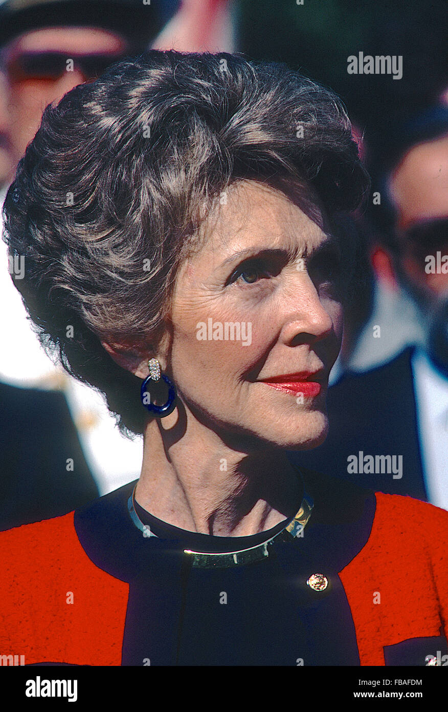 Washington, DC, Stati Uniti d'America, Settembre, 1983 First Lady Nancy Reagan sul prato Sud della Casa Bianca in attesa dell'arrivo di un dignitario straniero. Credito: Mark Reinstein Foto Stock