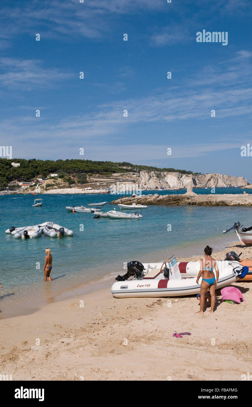 Una Spiaggia Di San Nicola E Dellisola Di San Domino In