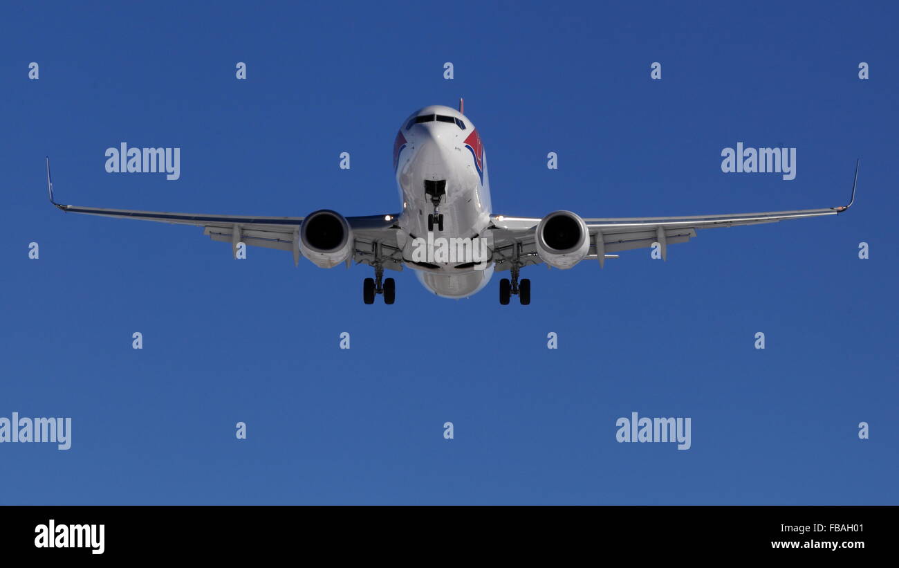 Boeing 737-800 OK-TVR Sunwing Airlines sull approccio finale a YOW Ottawa in Canada, 12 marzo 2015 Foto Stock