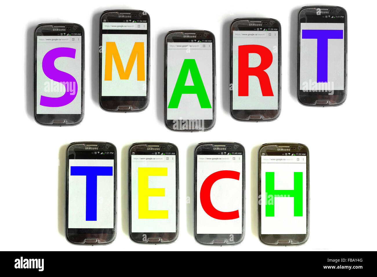 Smart Tech sillabato su telefono cellulare schermate fotografati contro uno sfondo bianco. Foto Stock
