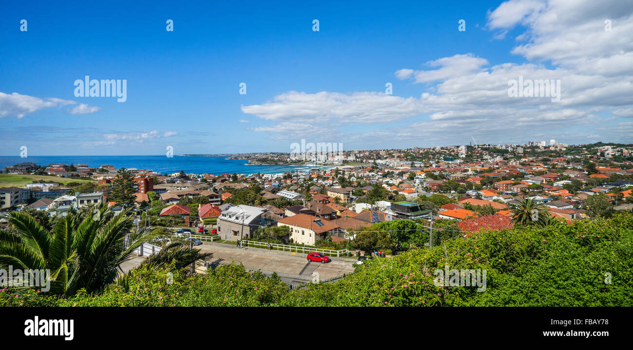 Australia, Nuovo Galles del Sud, vista di Bondi Beach a Sydney la spiaggia più famosa di borgo, da Dover Heights Foto Stock