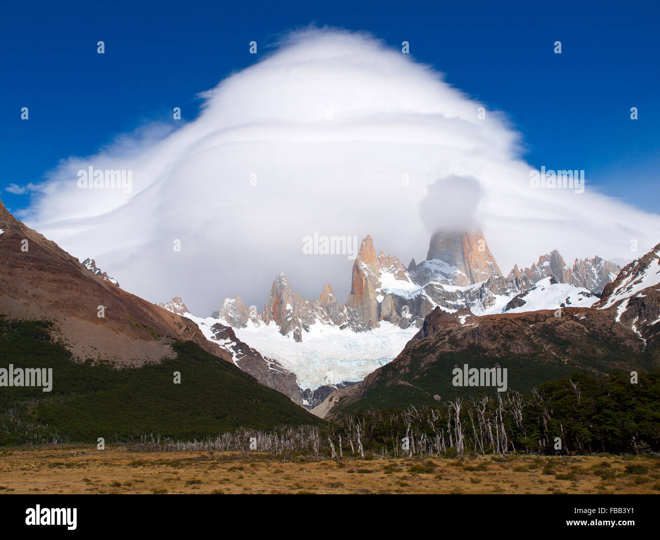 Fitz Roy skyline e imminente tempesta, Patagonia Foto Stock