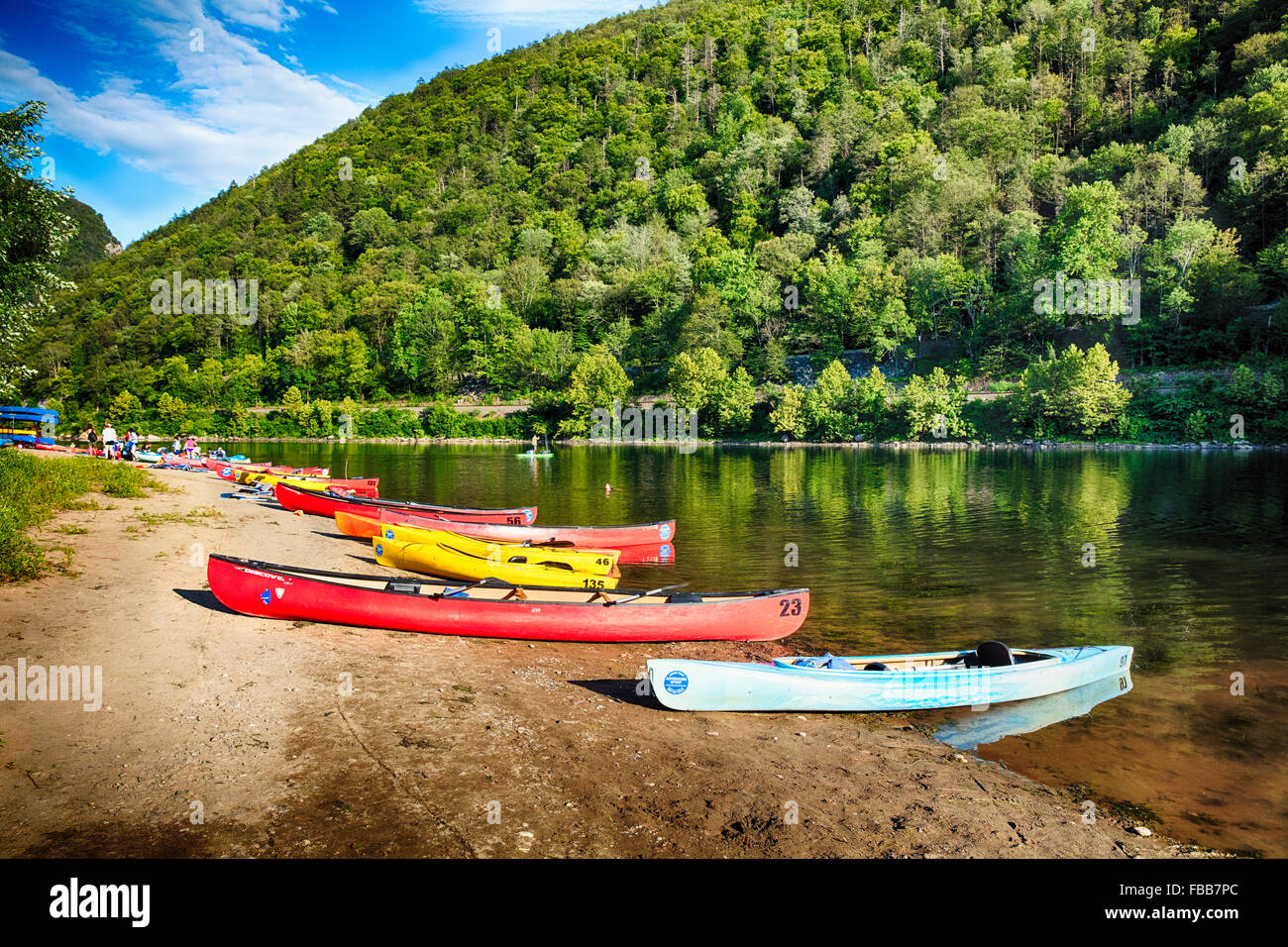 I kayak e canoe sulla riva del fiume, Delaware Water Gap National Area ricreativa, New Jersey Foto Stock