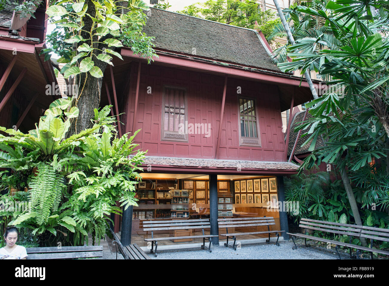 Architettura in teak a Jim Thompson House e museo a Bangkok, in Thailandia Foto Stock