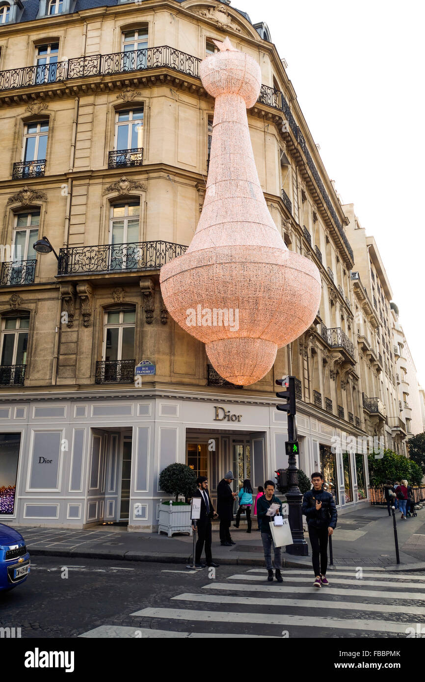 Ingresso di Christian Dior con natale, decorazioni, Avenue Montaigne, Parigi, Francia. Foto Stock