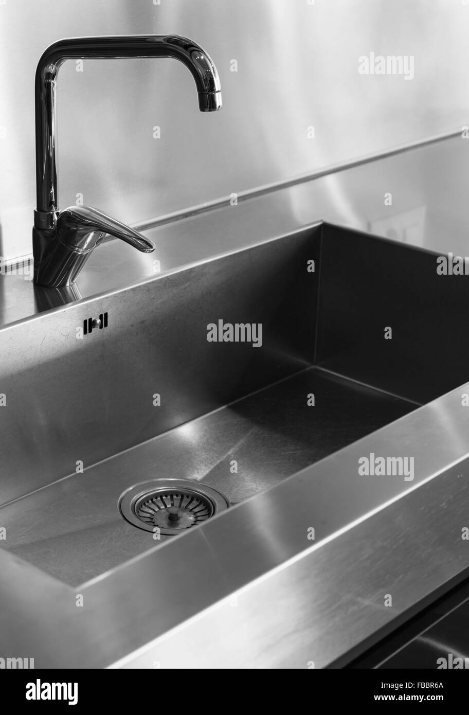 Dettaglio rubinetto cucina domestica Foto Stock