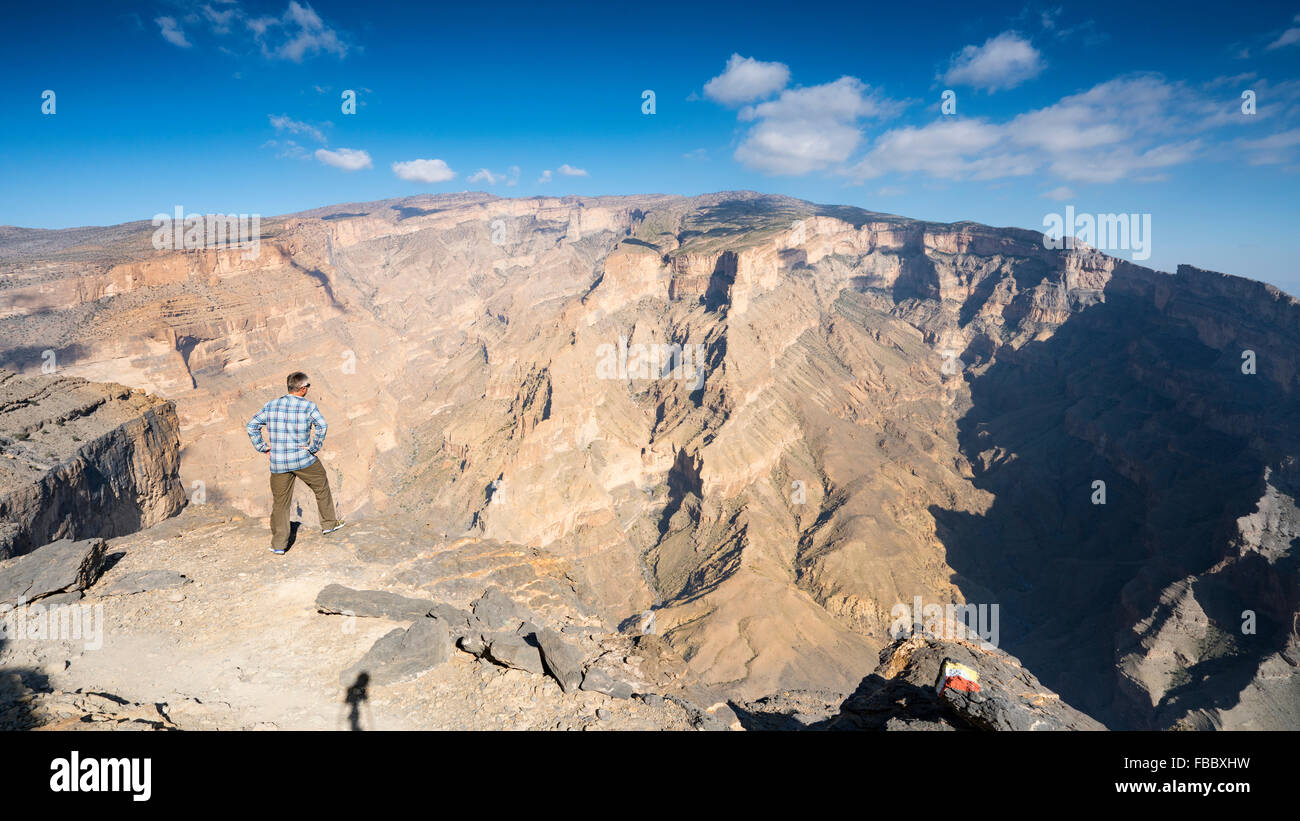 Vista del canyon presso Wadi Nakhr, al Jebel Shams in Western montagne Hajar di Oman Foto Stock