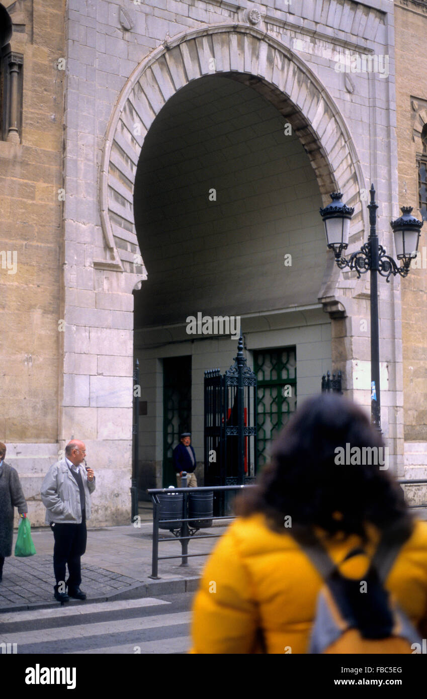 Malaga.Andalusia. Spagna: Gate del Mercato Centrale di Atarazanas Foto Stock