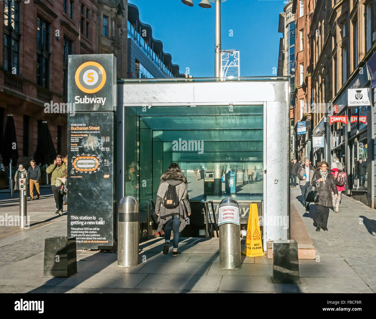 Nuovo ingresso in vetro a Glasgow Subway a Buchanan Street Glasgow Scozia Scotland Foto Stock
