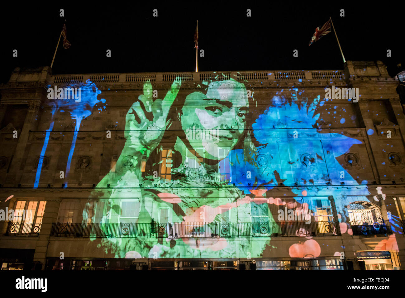 Londra, Regno Unito. 14 gennaio, 2016. 195 Piccadilly da NOVAK - Lumiere di Londra: il "più grande di sempre " festival della luce per colpire il capitale. Prodotto da carciofo e supportata dal sindaco di Londra per quattro serate in gennaio un host di artisti internazionali di illuminare la città da 6:30pm alle 22.30 ogni notte. Architettura iconica è stata trasformata con proiezioni in 3D, installazioni interattive e altre straordinarie opere di luce. Credito: Guy Bell/Alamy Live News Foto Stock