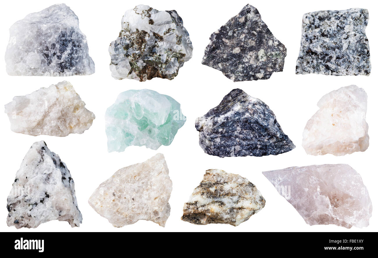 Le riprese in modalità macro del campione di roccia naturale - set di dodici pietre minerali isolati su sfondo bianco Foto Stock