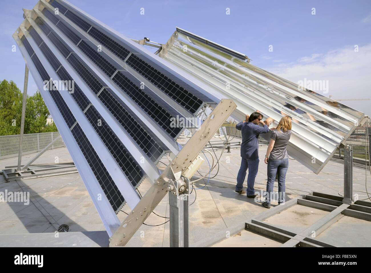 Università degli Studi di Ferrara (Italia), Dipartimento di Fisica, la ricerca scientifica sul solare termica a concentrazione Foto Stock