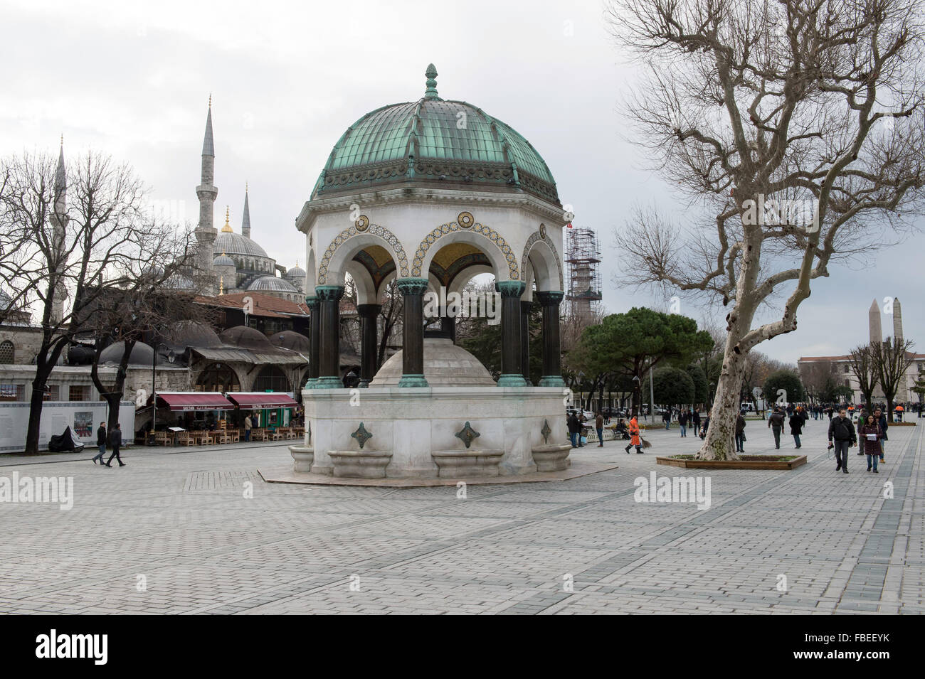 Istanbul, Turchia. Xiii gen, 2016. La fontana tedesca all'estremità settentrionale dell'ippodromo vicino alla Moschea Blu di Istanbul, in Turchia, 13 gennaio 2016. La fontana fu costruita nel 1900 per commemorare un 1898 Visita del Kaiser tedesco Guglielmo II Esso è stato costruito in Germania e trasportato a Istanbul in pezzi, dove è stato montato nella sua posizione corrente. Foto: PETER KNEFFEL/DPA/Alamy Live News Foto Stock