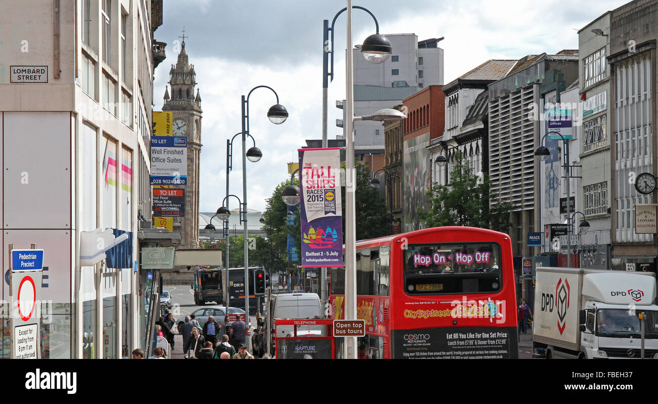 Sightseeing Bus in High Street, Belfast. Foto Stock