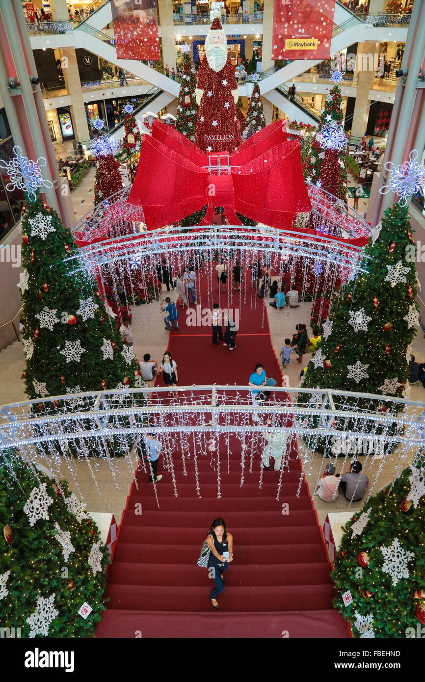 Le decorazioni di Natale aggiunta all'atmosfera di festa al Padiglione del complesso commerciale di Kuala Lumpur in Malesia. Foto Stock