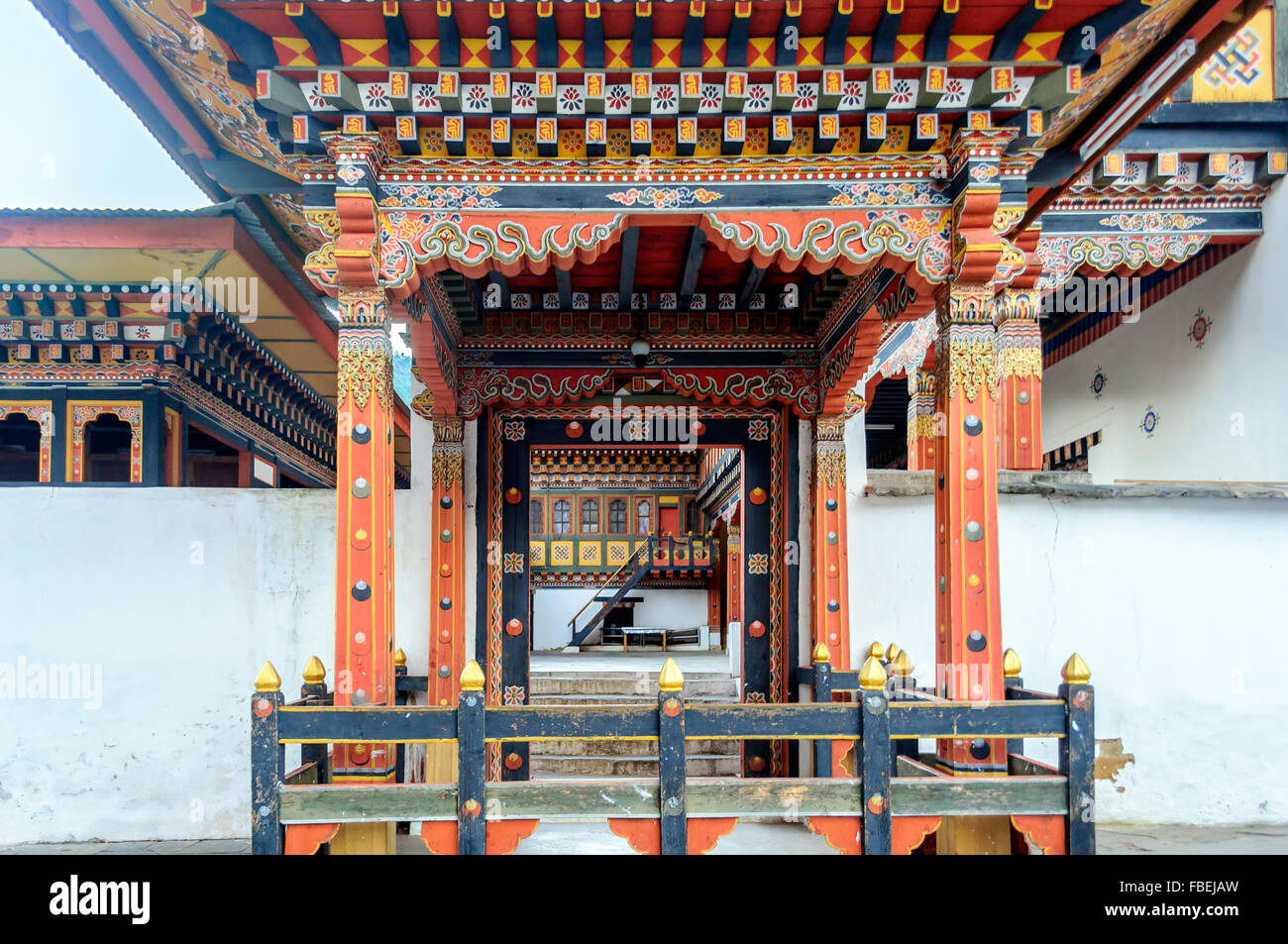 Finestra decorativo del Bhutan Landmark Tashi Dzong choe, fortezza, centro amministrativo con spazio di copia Foto Stock