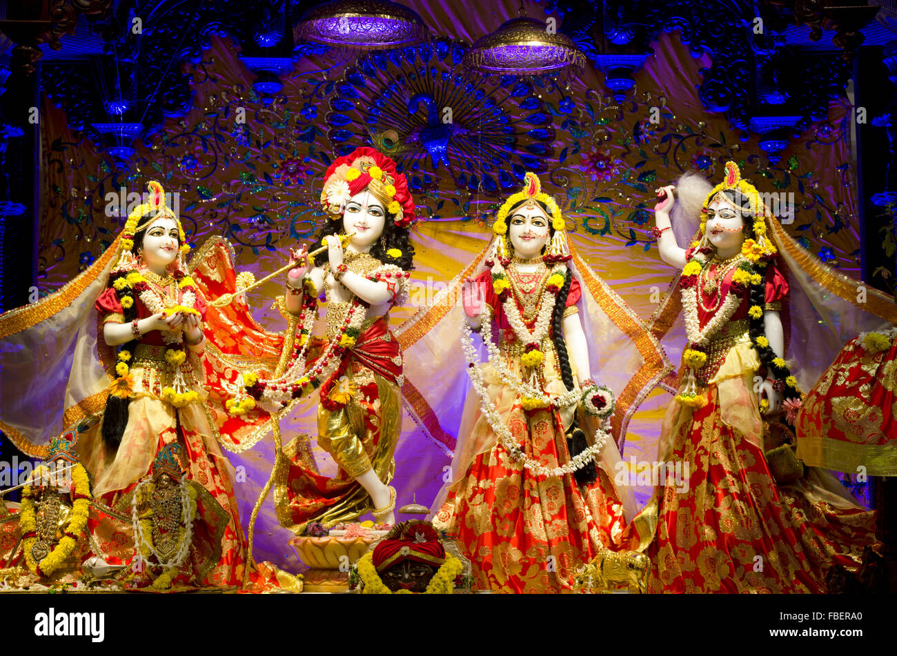 Gli idoli di Krishna e Radha nel Tempio ISKCON Chennai Madras, Tamil Nadu, India, Asia Foto Stock