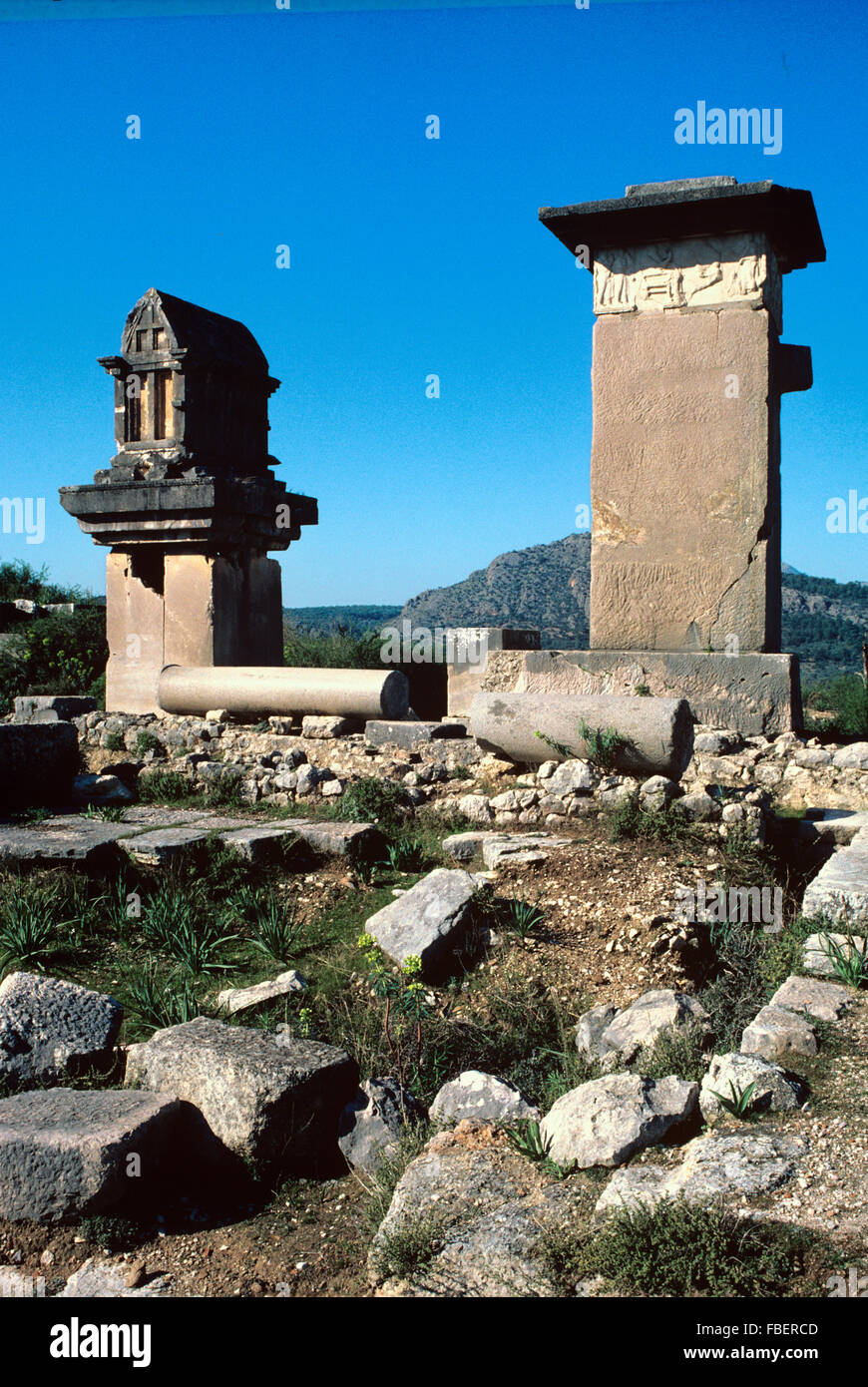 Pilastro Lycian tombe, Arpia o arpie tombe, all'antica città Lycian resti di Xanthos, Lycia, Kinik, Antalya, Turchia Foto Stock