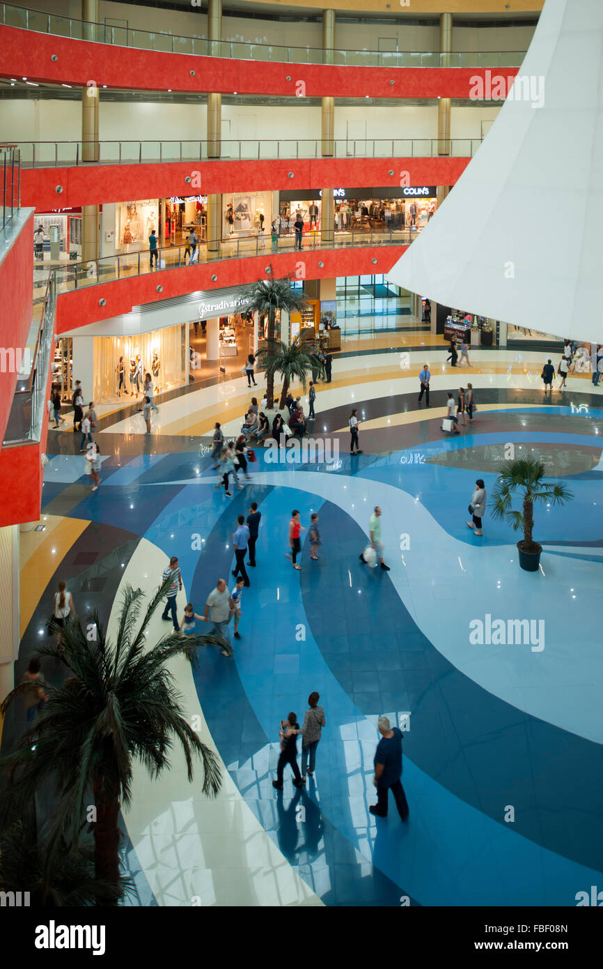 Georgien, Tiflis, Tbilisi Mall, modernes Einkaufszentrum Foto Stock