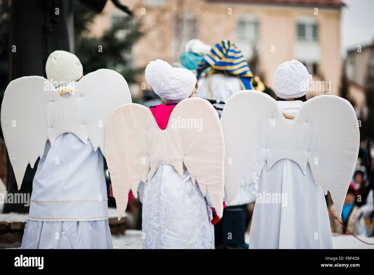L'Ucraina. LVIV - 14 gennaio 2016: Presepe sfilata di bambini sul giorno d'inverno. Foto Stock