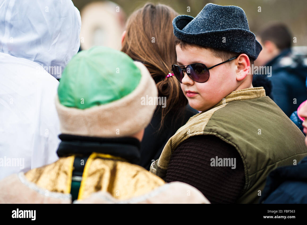 L'Ucraina. LVIV - 14 gennaio 2016: Presepe sfilata di bambini sul giorno d'inverno. Foto Stock