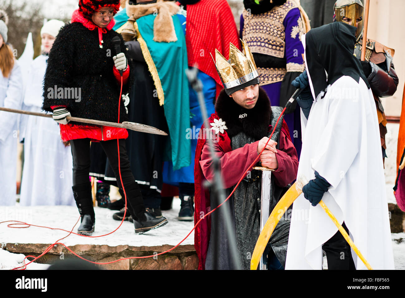 L'Ucraina. LVIV - 14 gennaio 2016: Presepe sfilata di bambini sul giorno d'inverno. Foto Stock