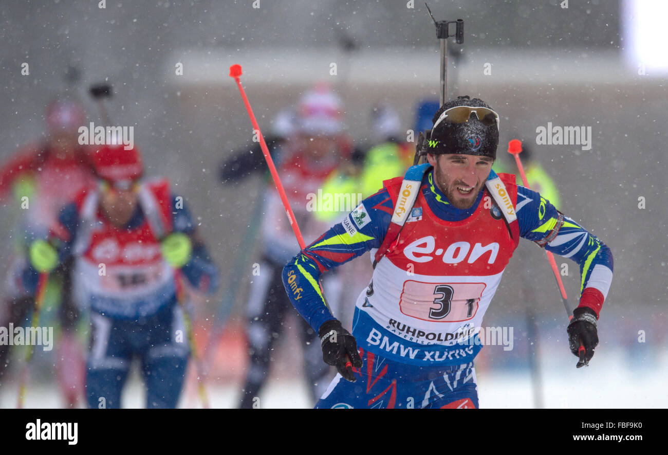 Jean Guillaume Beatrix della Francia in azione durante gli uomini del 4 x 7,5 km staffetta gara di Coppa del Mondo di Biathlon di Ruhpolding, Germania, 15 gennaio 2016. Foto: Matthias esitano di fronte/dpa Foto Stock