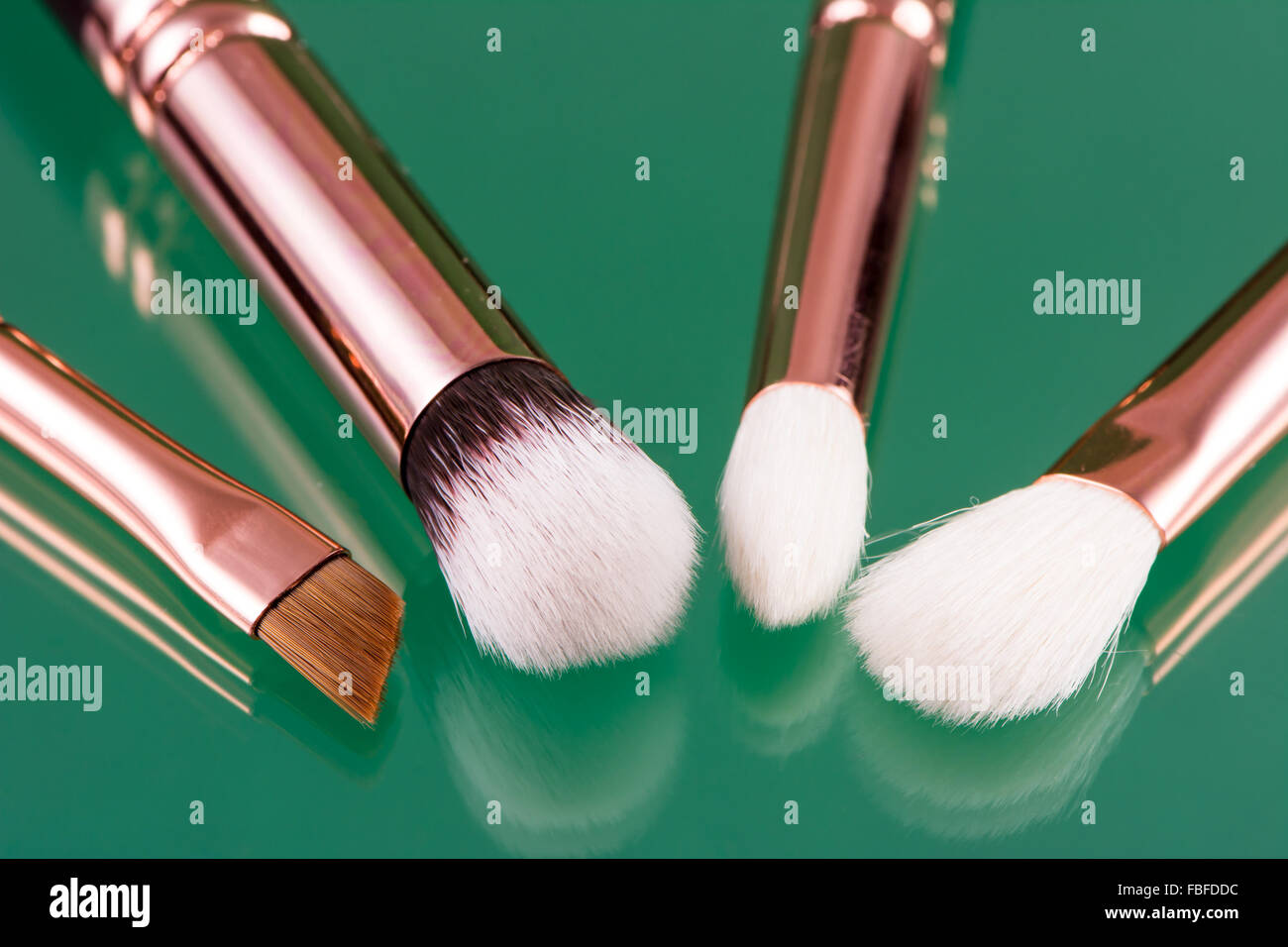 Primo piano di una serie di pennelli per il trucco Foto Stock