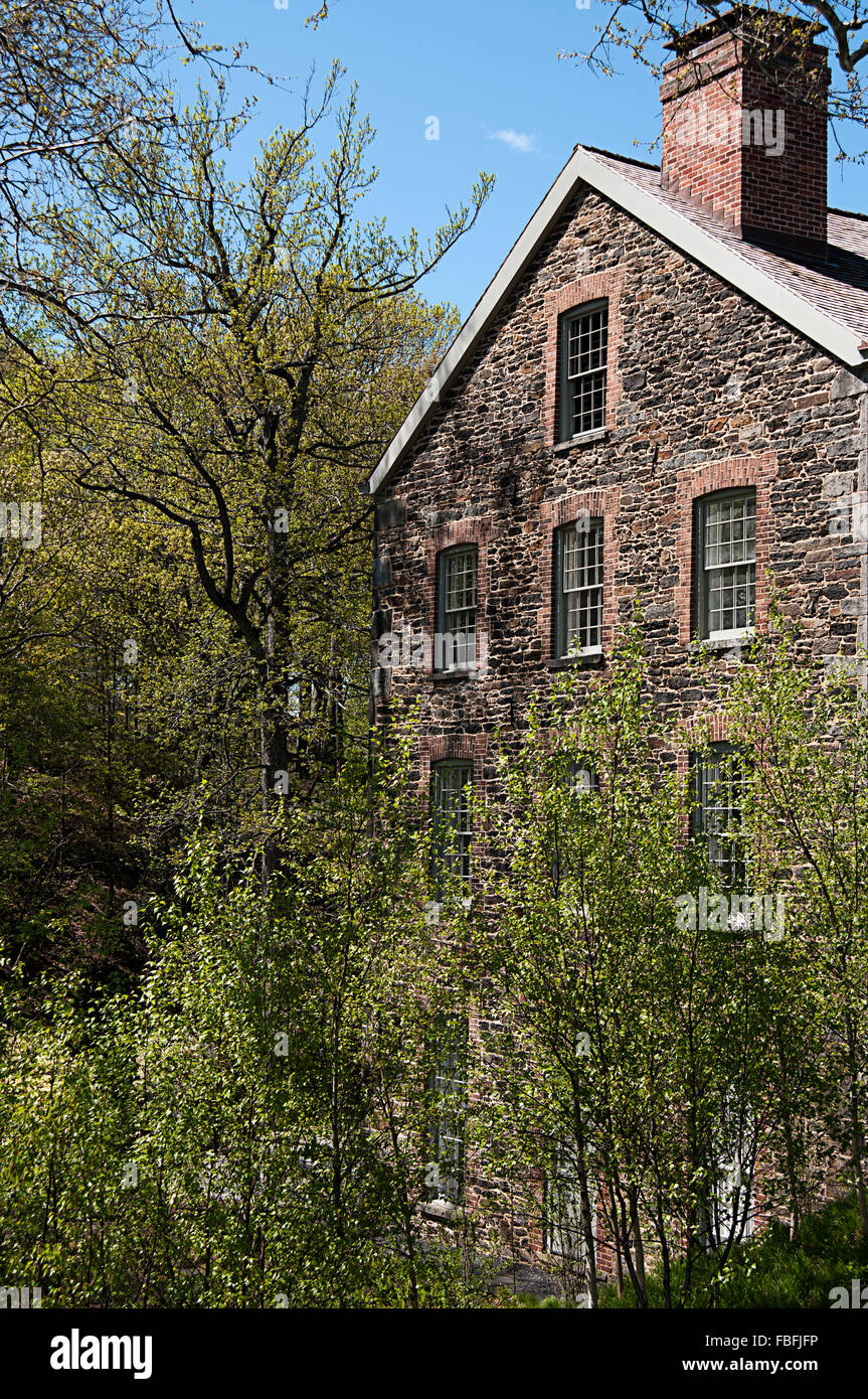 Il mulino in pietra a New York al giardino botanico. Foto Stock