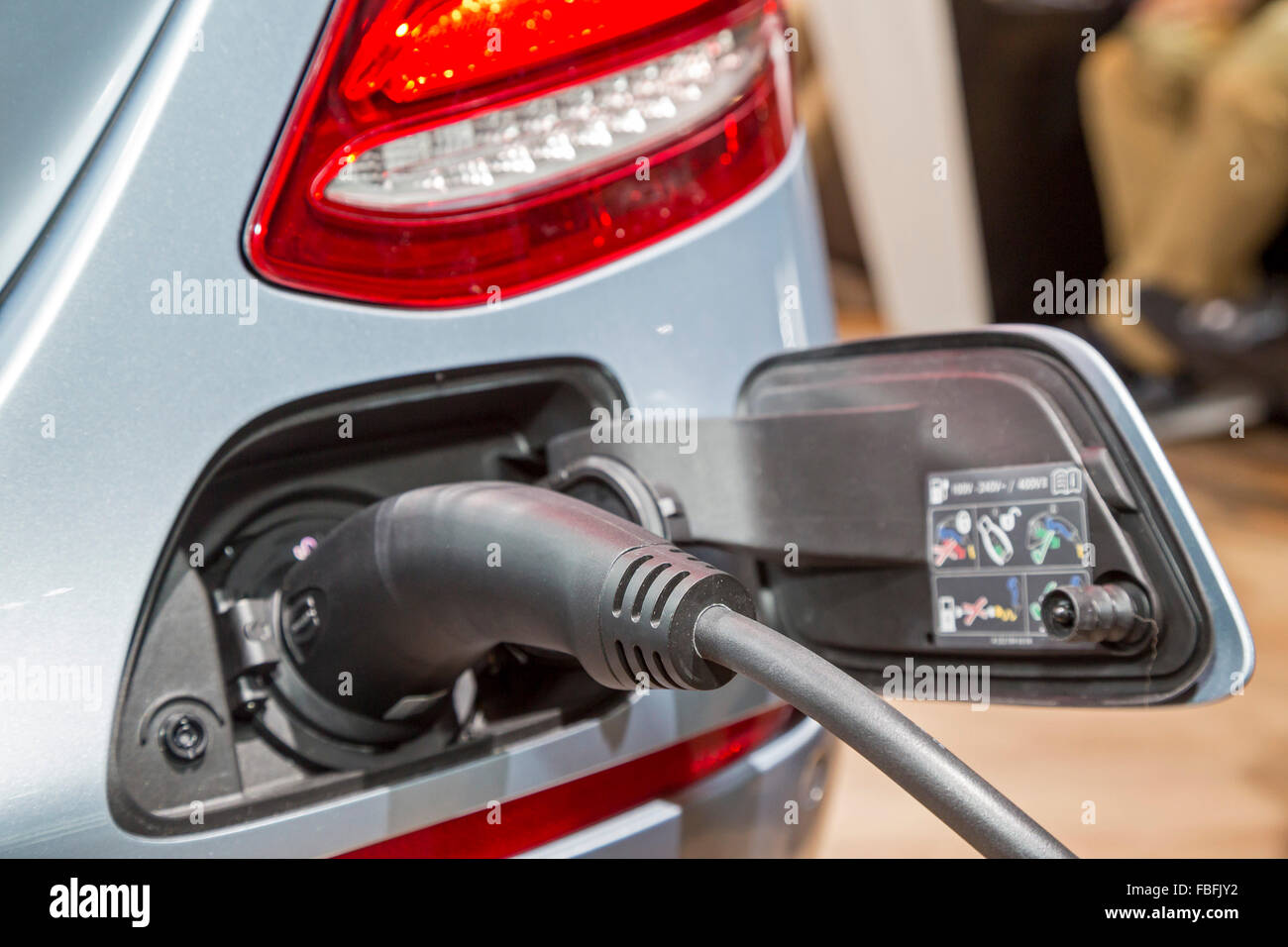 Detroit, Michigan - La Mercedes Classe E ibridi Plug-in auto sul display al North American International Auto Show. Foto Stock