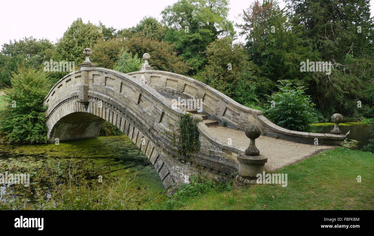 Cinese ponte ornamentali Wrest Park Foto Stock