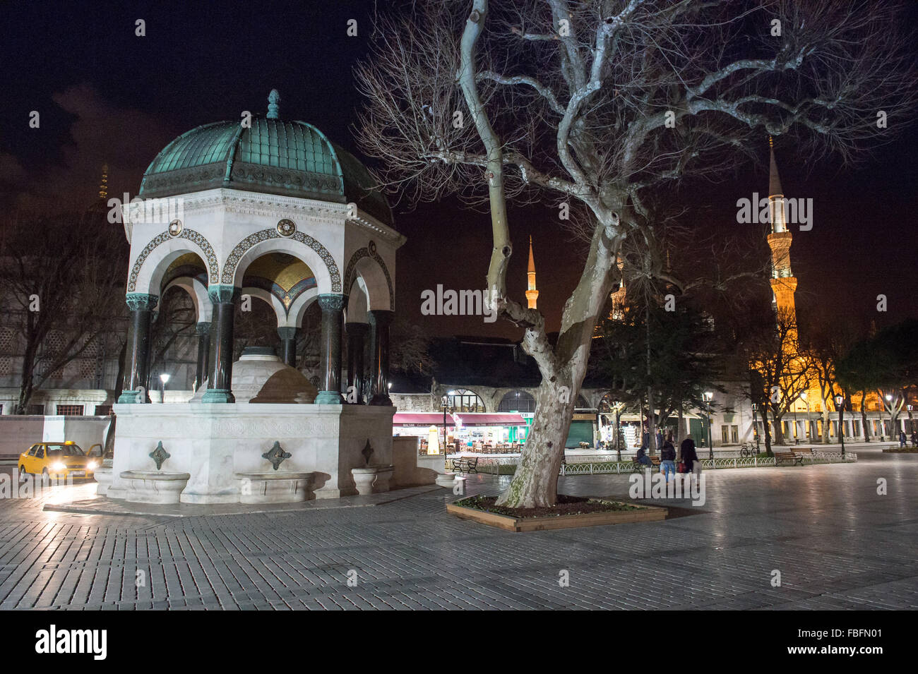 Istanbul, Turchia. Xiii gen, 2016. La fontana tedesca all'estremità settentrionale dell'ippodromo vicino alla Moschea Blu di Istanbul, in Turchia, 13 gennaio 2016. La fontana fu costruita nel 1900 per commemorare un 1898 Visita del Kaiser tedesco Guglielmo II Essa è stata realizzata in Germania e trasportato a Istanbul in pezzi, dove è stato montato nella sua posizione corrente. Foto: PETER KNEFFEL/DPA/Alamy Live News Foto Stock