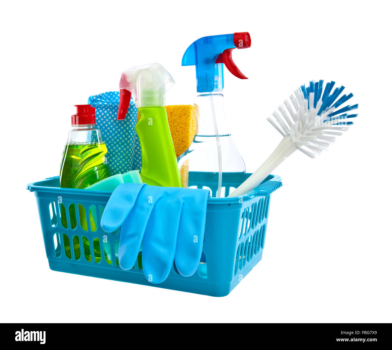Un assortimento di prodotti per la pulizia su sfondo bianco Foto Stock