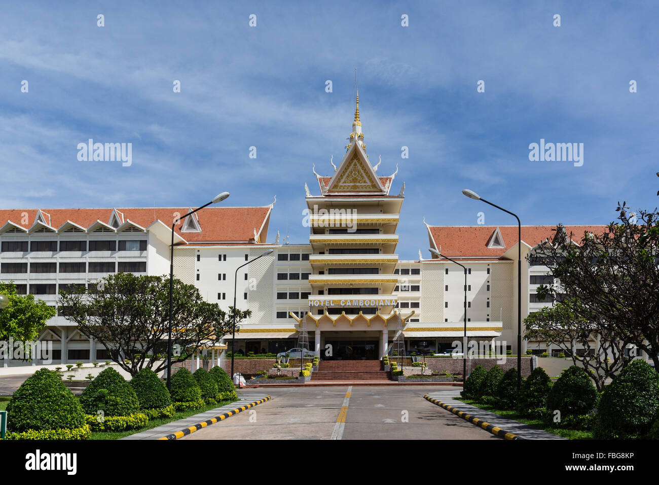 Hotel Cambodiana, Preah Sisowath Quay, Phnom Penh Cambogia Foto Stock
