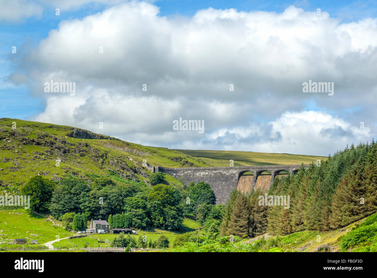 Diga Claerwen un serbatoio nell'Elan Valley. Foto Stock