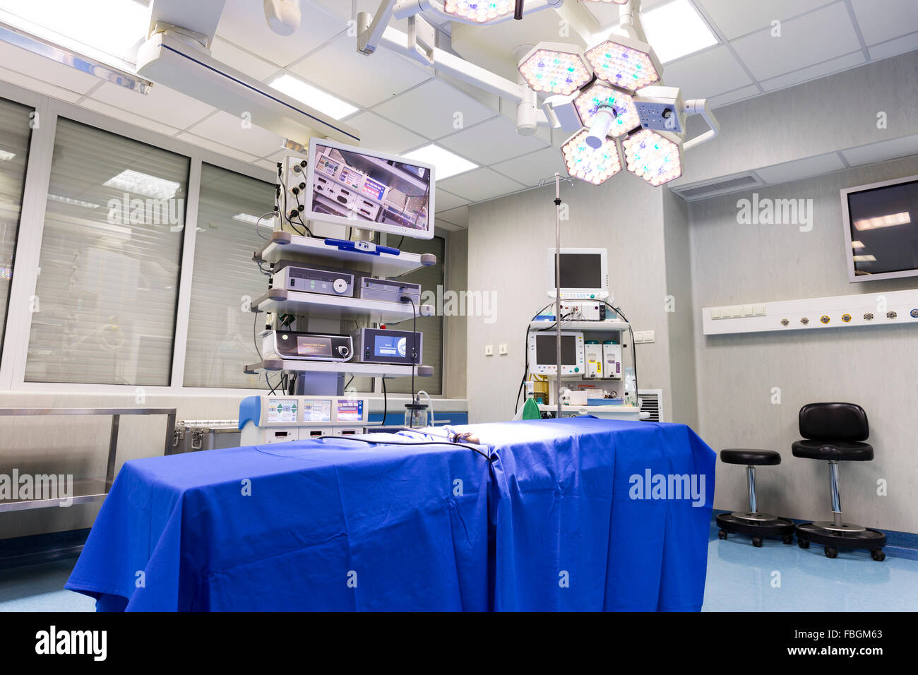 Nuova sala operatoria in un moderno ospedale. Foto Stock
