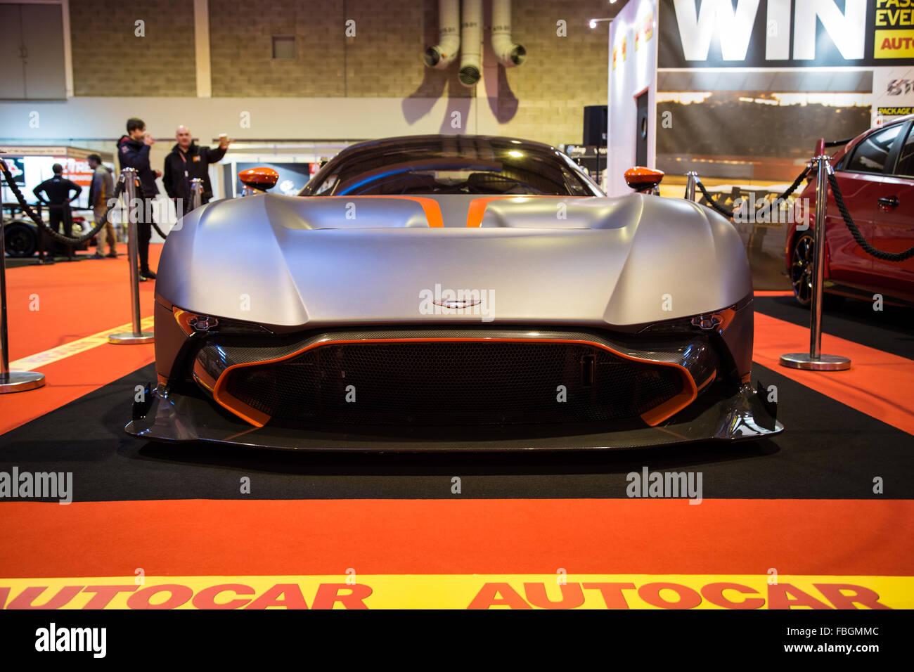 Birmingham, Regno Unito. 16 gennaio, 2016. Aston Martin Vulcan sul Autocar credito stand: Steven roe/Alamy Live News Foto Stock