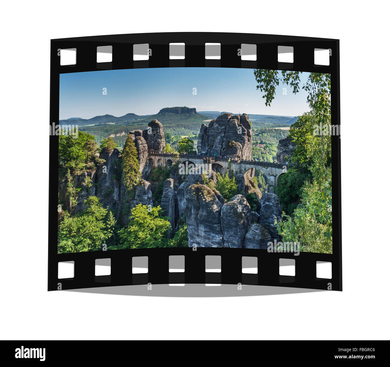 Formazione di roccia Bastei (Bastion) e Table Mountain Lilienstein, Lohmen, Svizzera Sassone vicino a Dresda, Sassonia, Germania, Europa Foto Stock