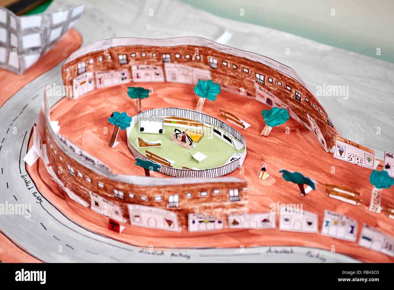 Il futuro del West Way modello realizzato dalla locale scuola alunni a Botley Foto Stock