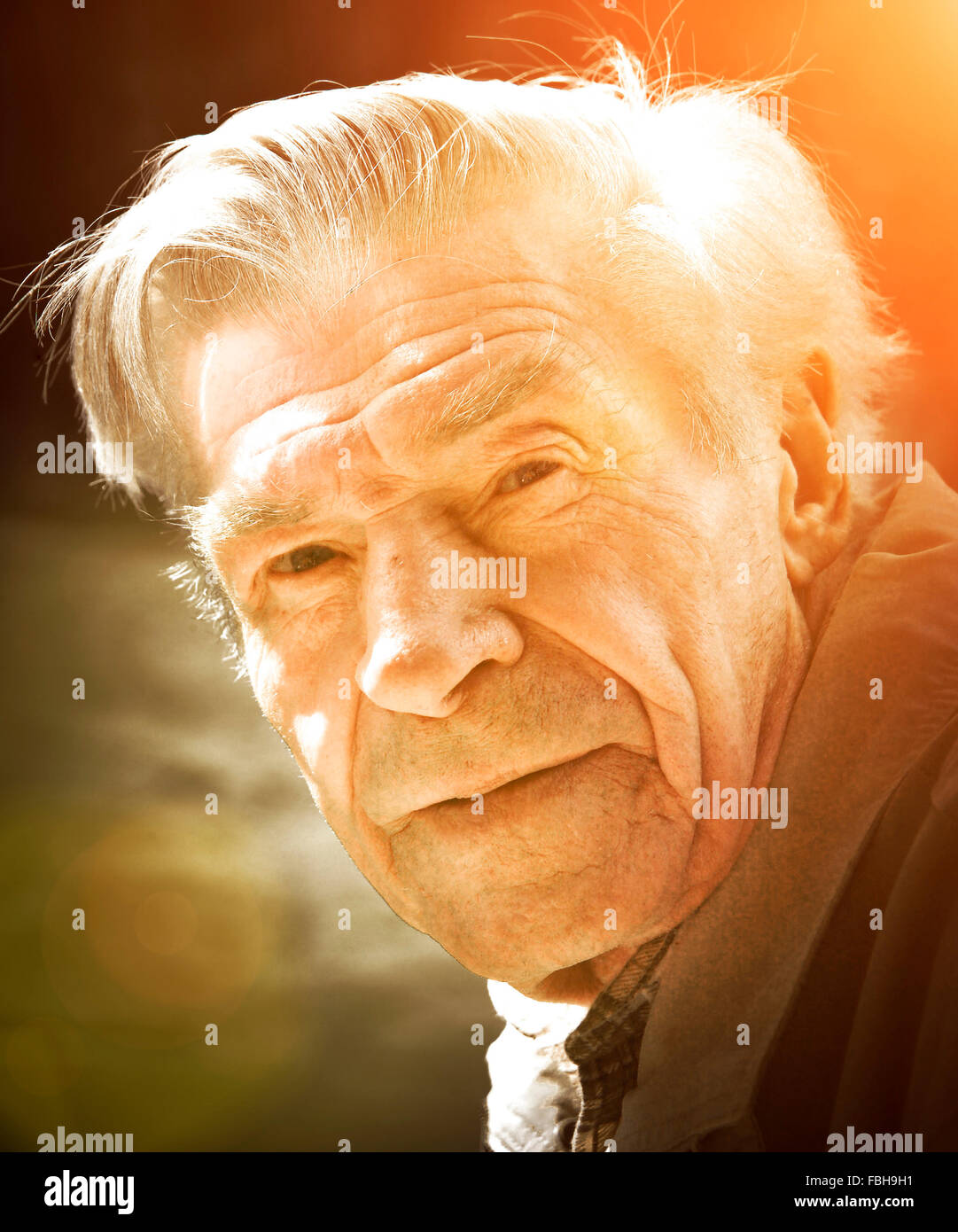 L'uomo, senior, il titolare di pensione o di rendita, ritratto, 70-80 anni Foto Stock