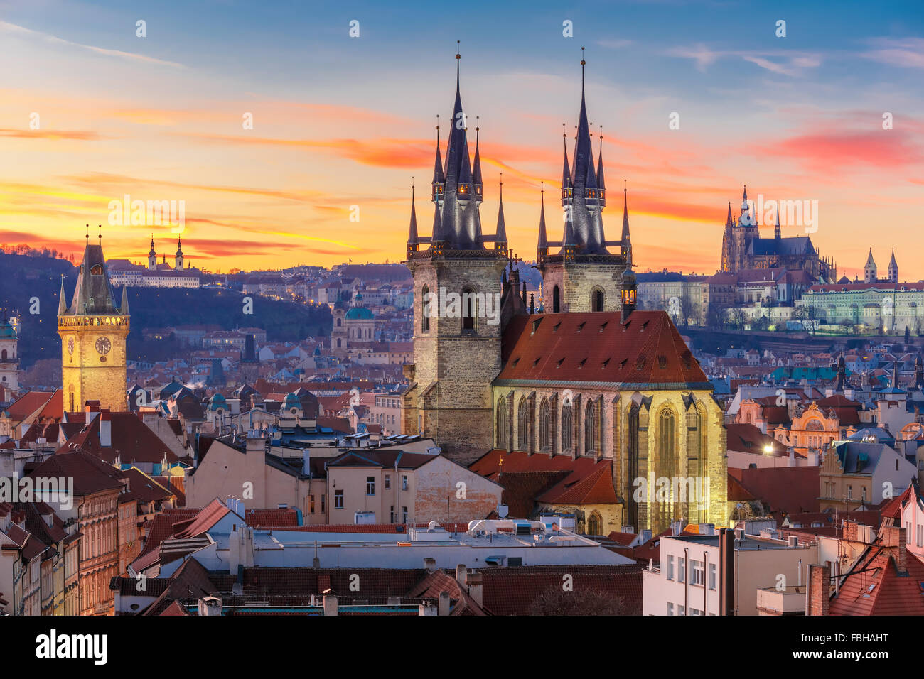 Vista aerea sulla Città Vecchia al tramonto, Praga Foto Stock