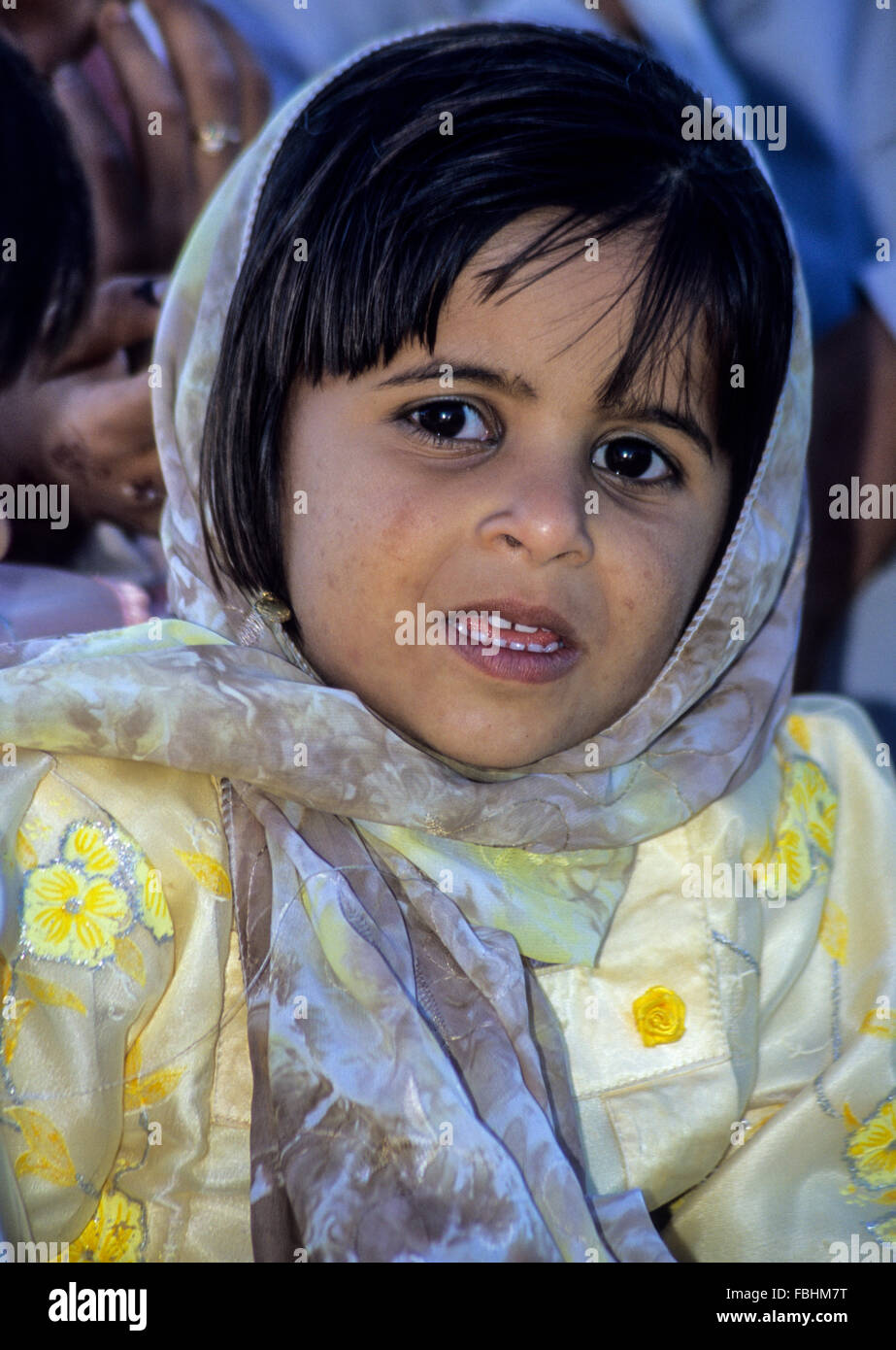 Sur, Oman. Giovane ragazza dell'Oman. Foto Stock