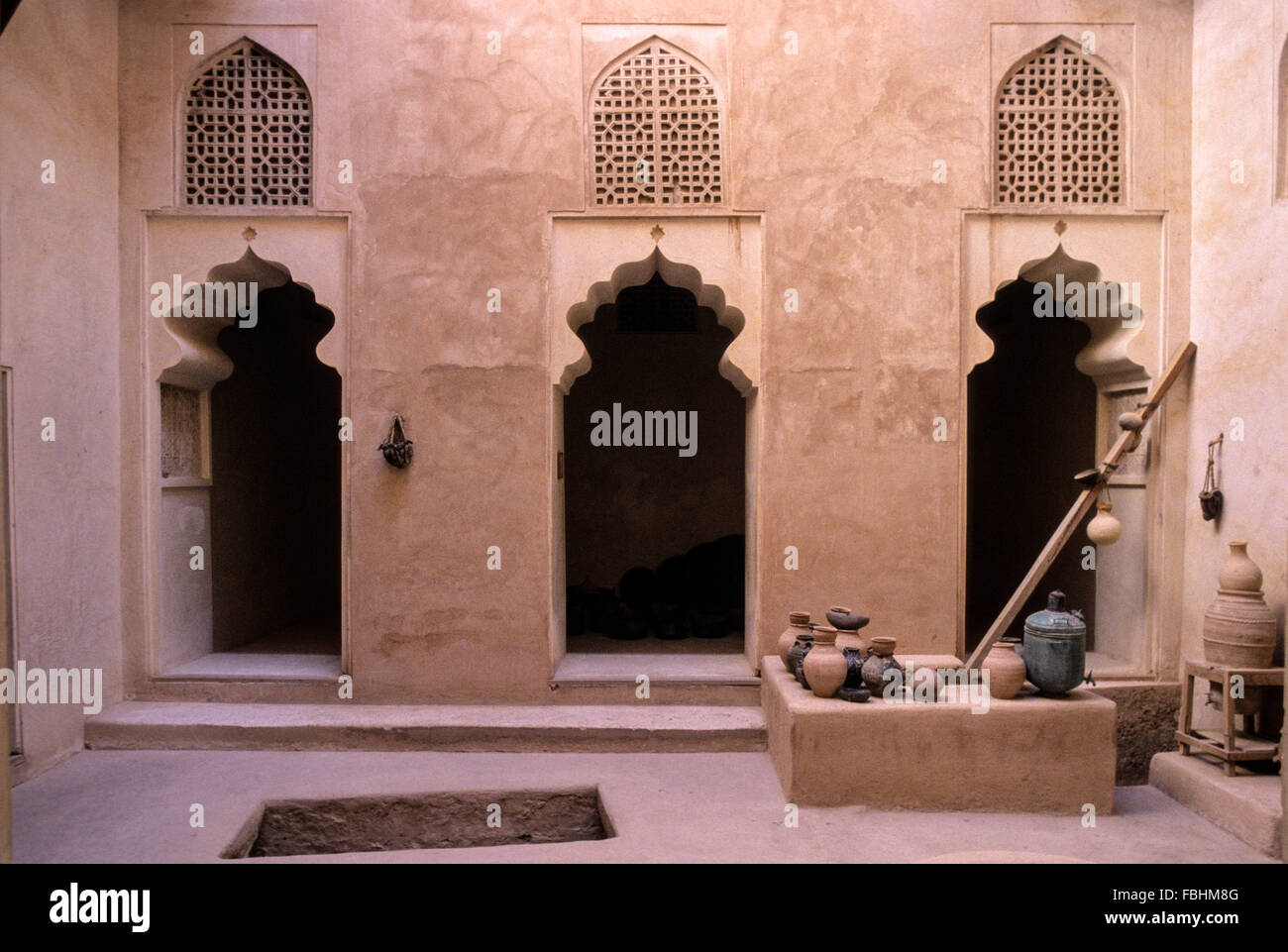 Jabrin, Oman. Un cortile interno del forte. Foto Stock