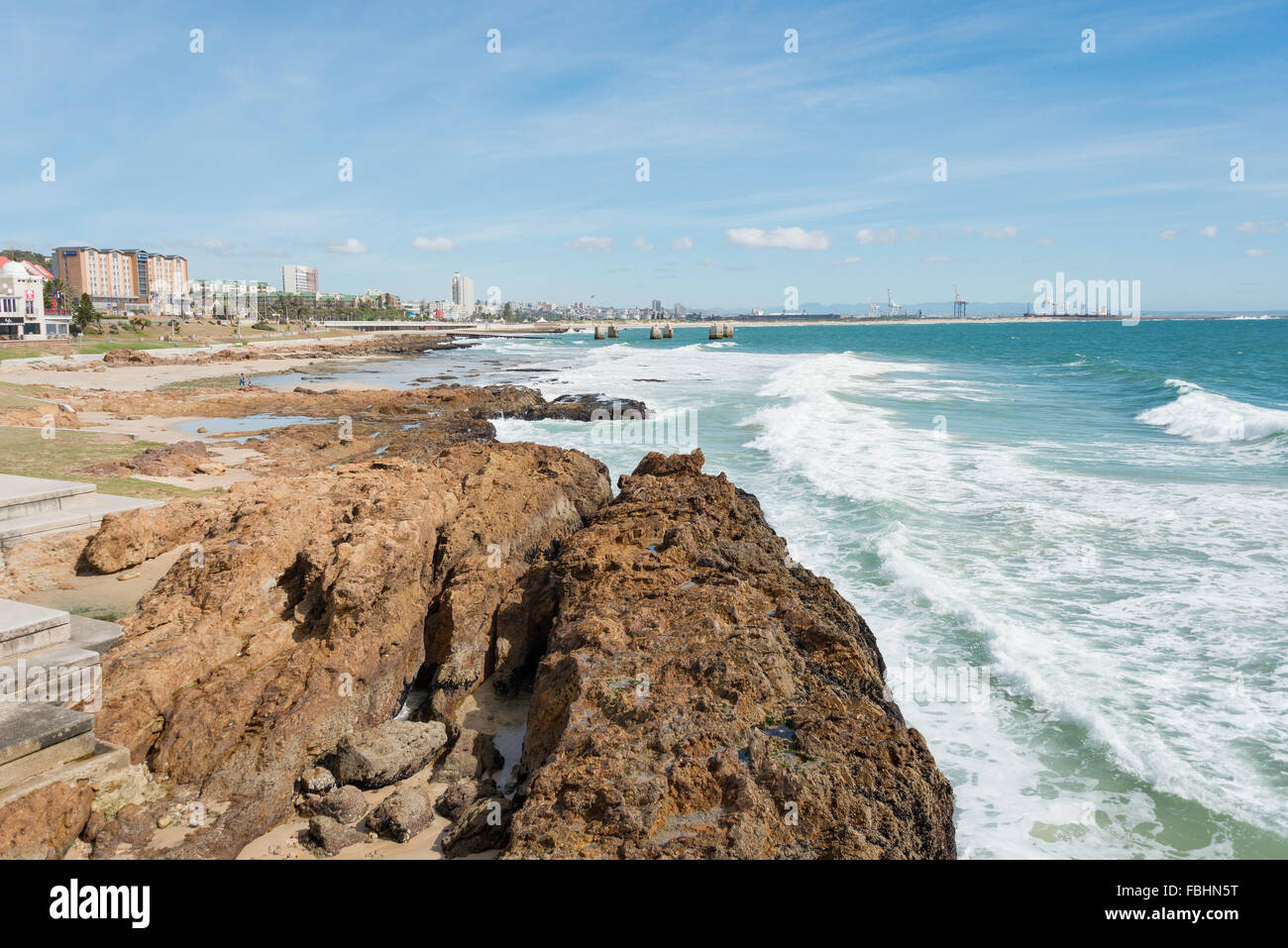 Vista sulla città dalla spiaggia di Summerstrand, Port Elizabeth, Eastern Cape Province, Sud Africa Foto Stock