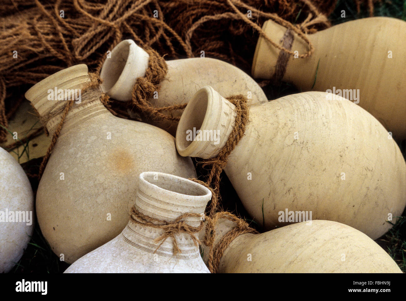 Omani pentole. Omani Folklife Festival. Foto Stock