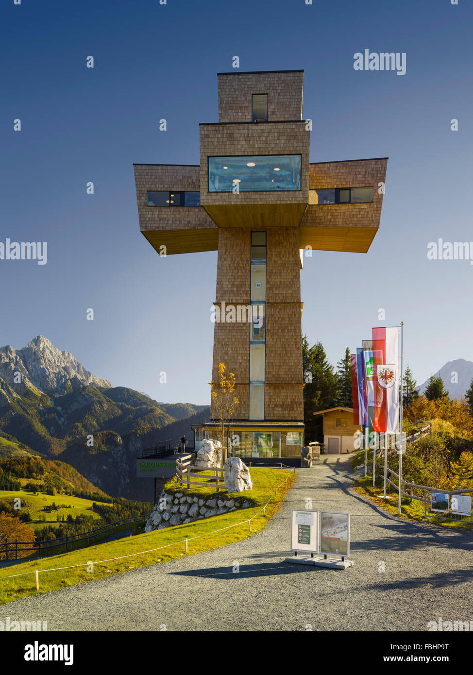Croce di San Giacomo, Kammbergalm, Buchsteinwand, Tirolo, Austria Foto  stock - Alamy
