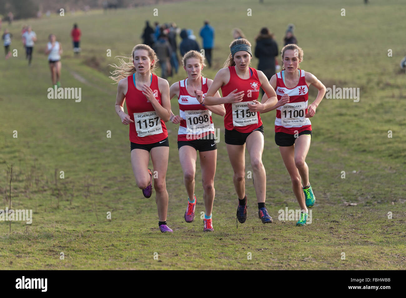 L annuale Knole Run Sevenoaks School cross country gioventù miglio a correre in squadre dura gara endurance Foto Stock