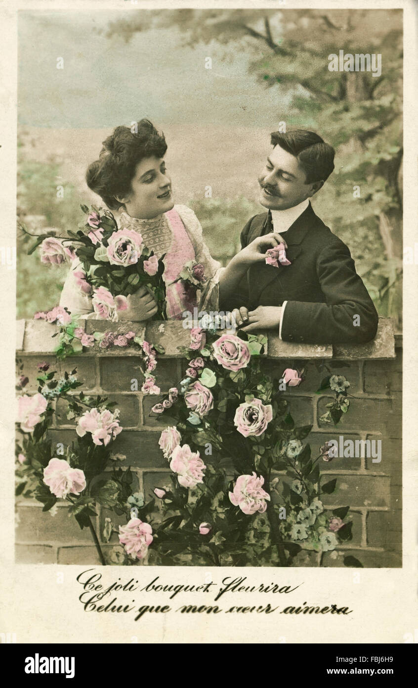 Cartolina, storico, giovane, in amore, parete, rose, Foto Stock